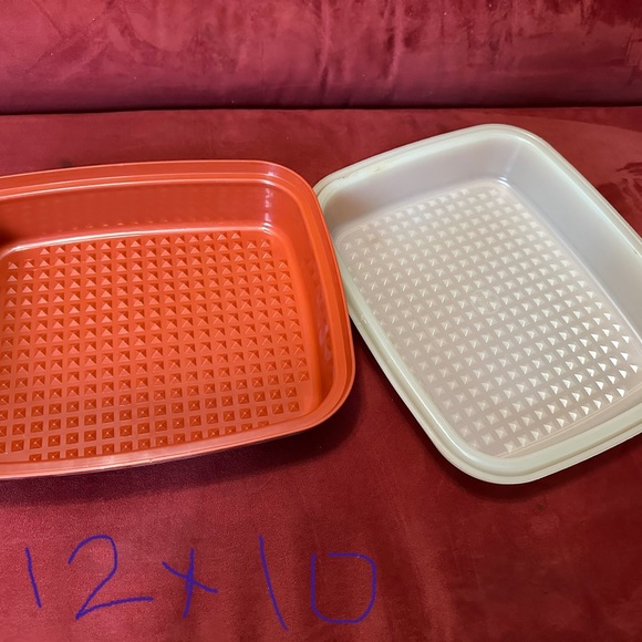 Tupperware 2 Rectangular Containers - Picture 2 of 3
